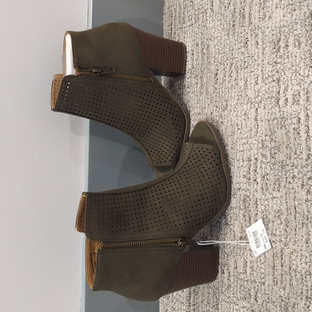 Brash size 9W wedges